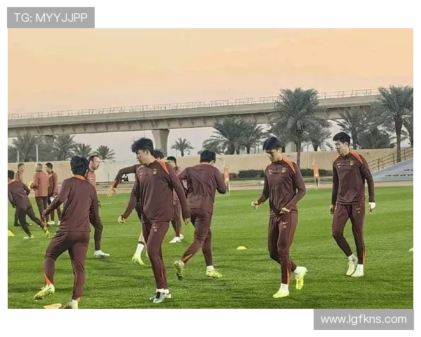 彭啸带伤凌空斩亚洲杯首球